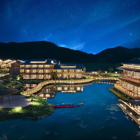 Hotel Indigo Lugu Lake By Ihg Lijiang  Exteriör bild