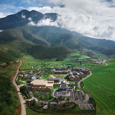 Hotel Indigo Lugu Lake By Ihg Lijiang  Exteriör bild
