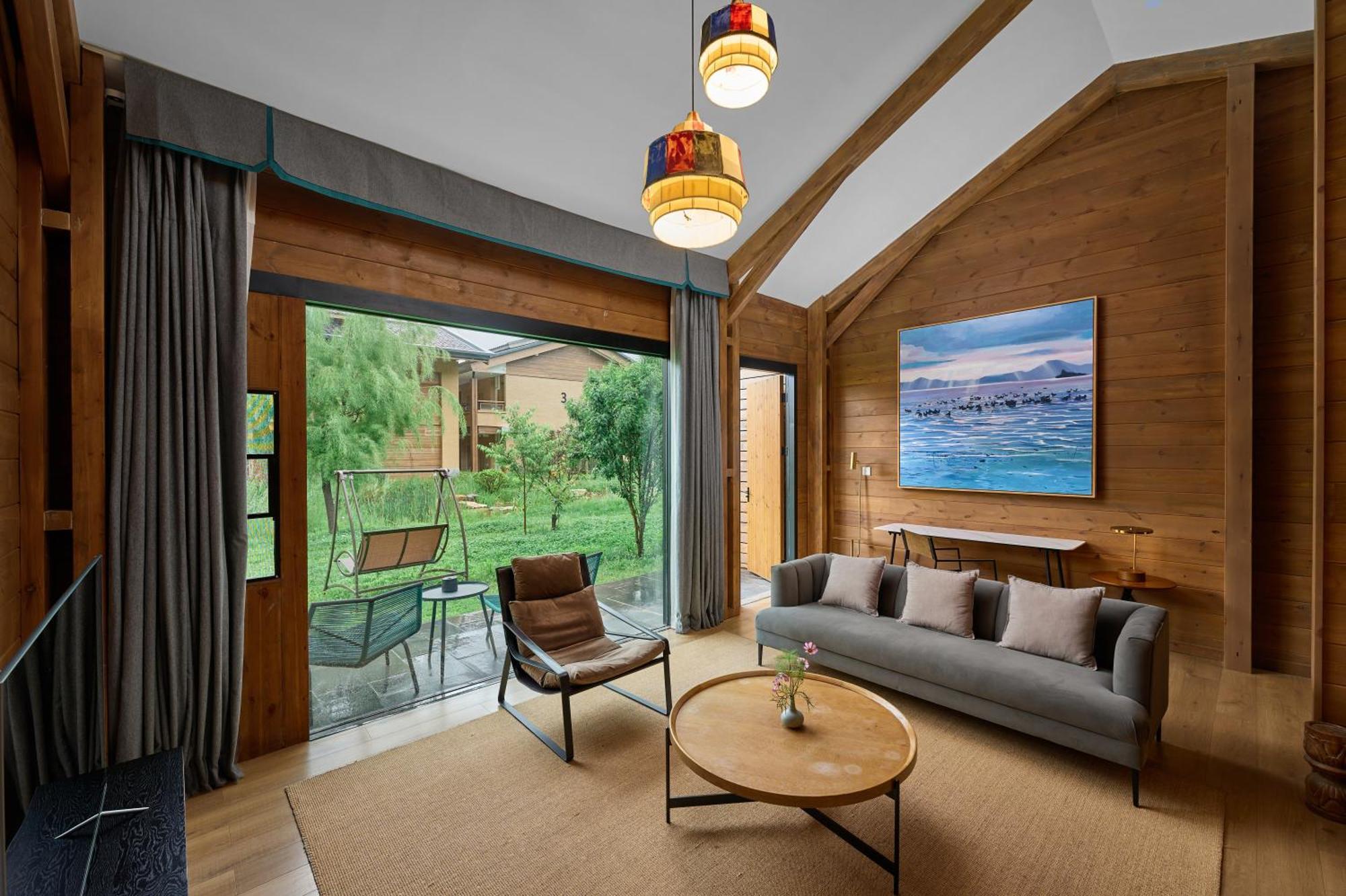 Hotel Indigo Lugu Lake By Ihg Lijiang  Exteriör bild