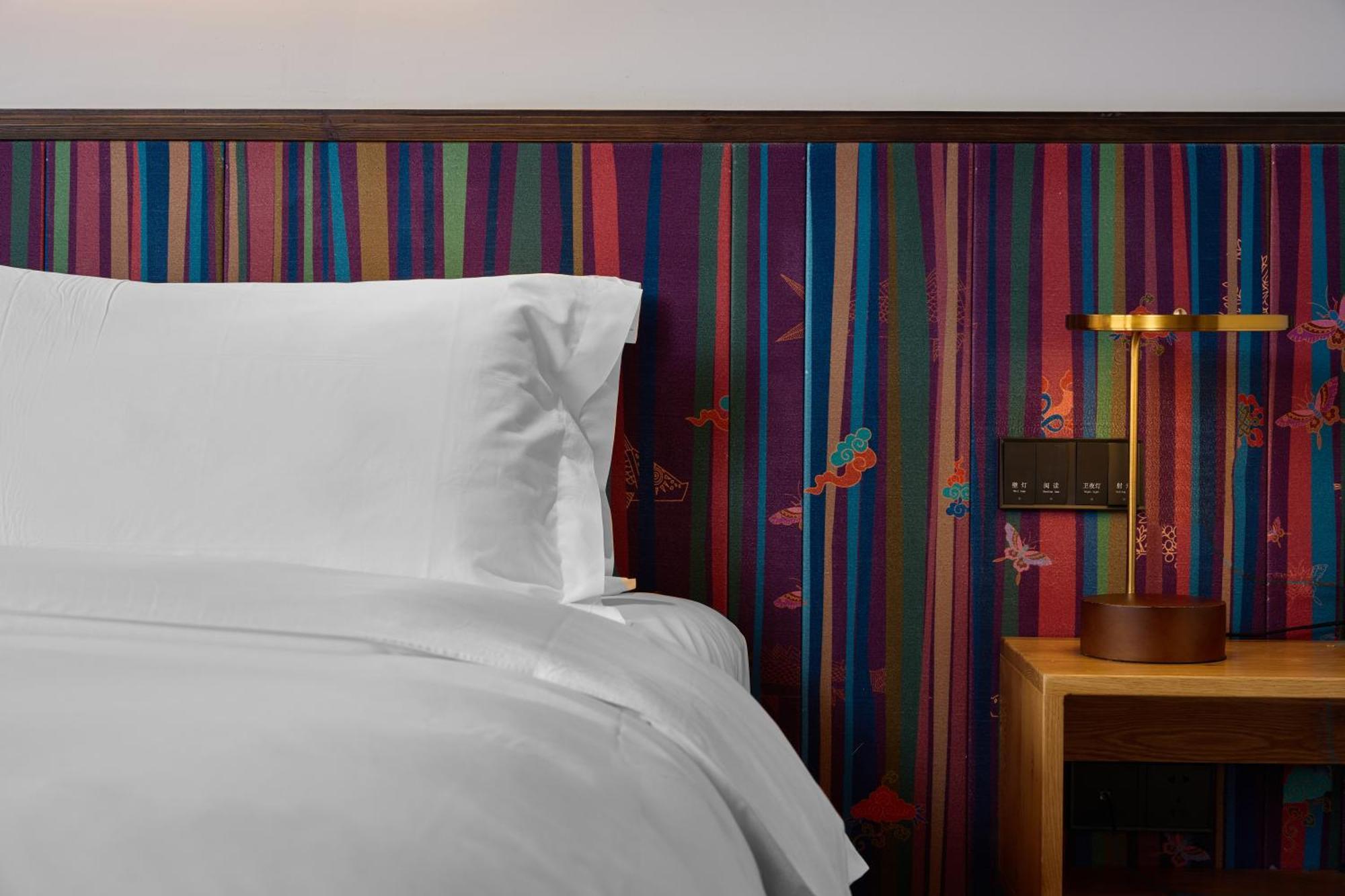 Hotel Indigo Lugu Lake By Ihg Lijiang  Exteriör bild