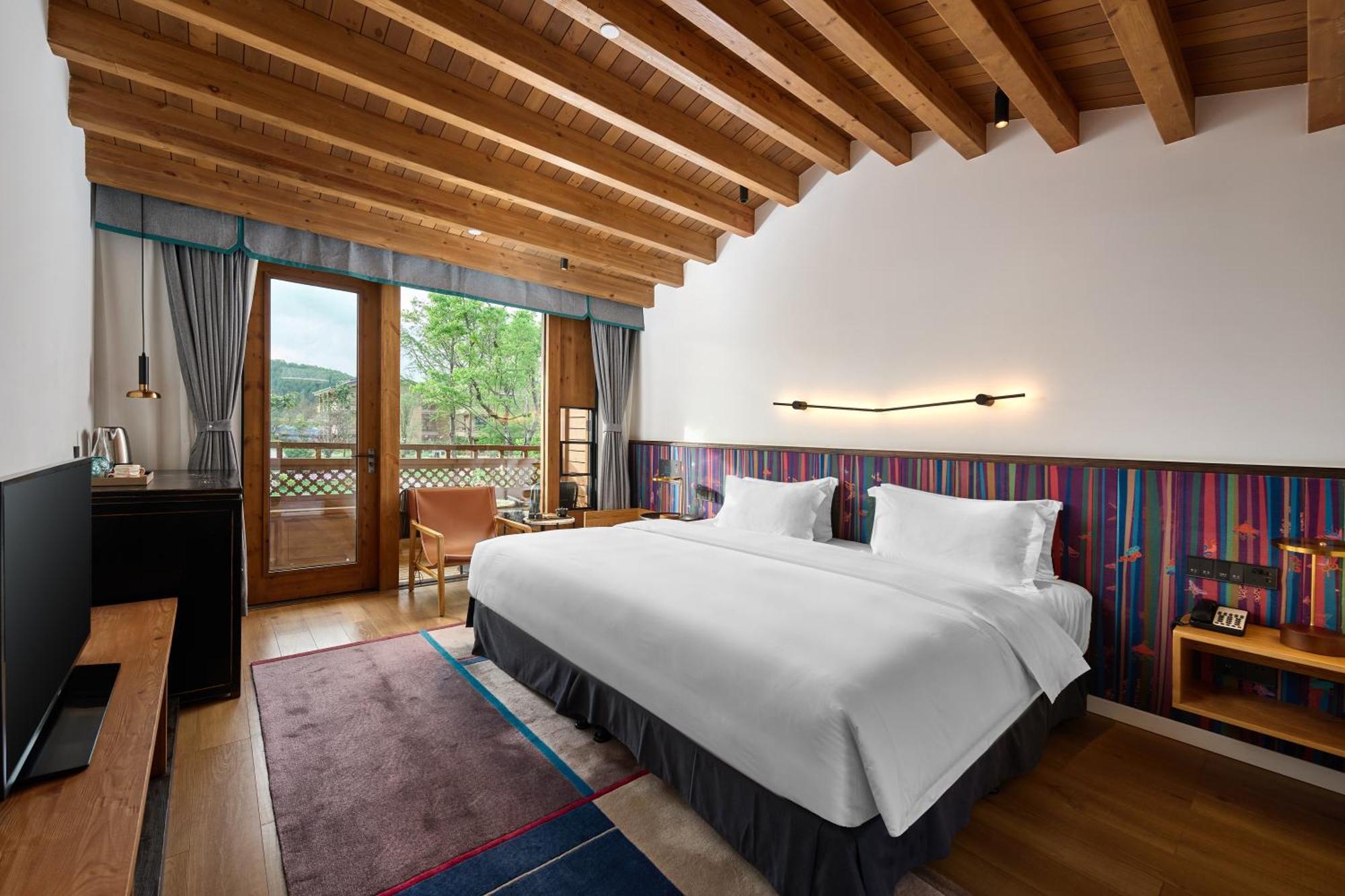 Hotel Indigo Lugu Lake By Ihg Lijiang  Exteriör bild