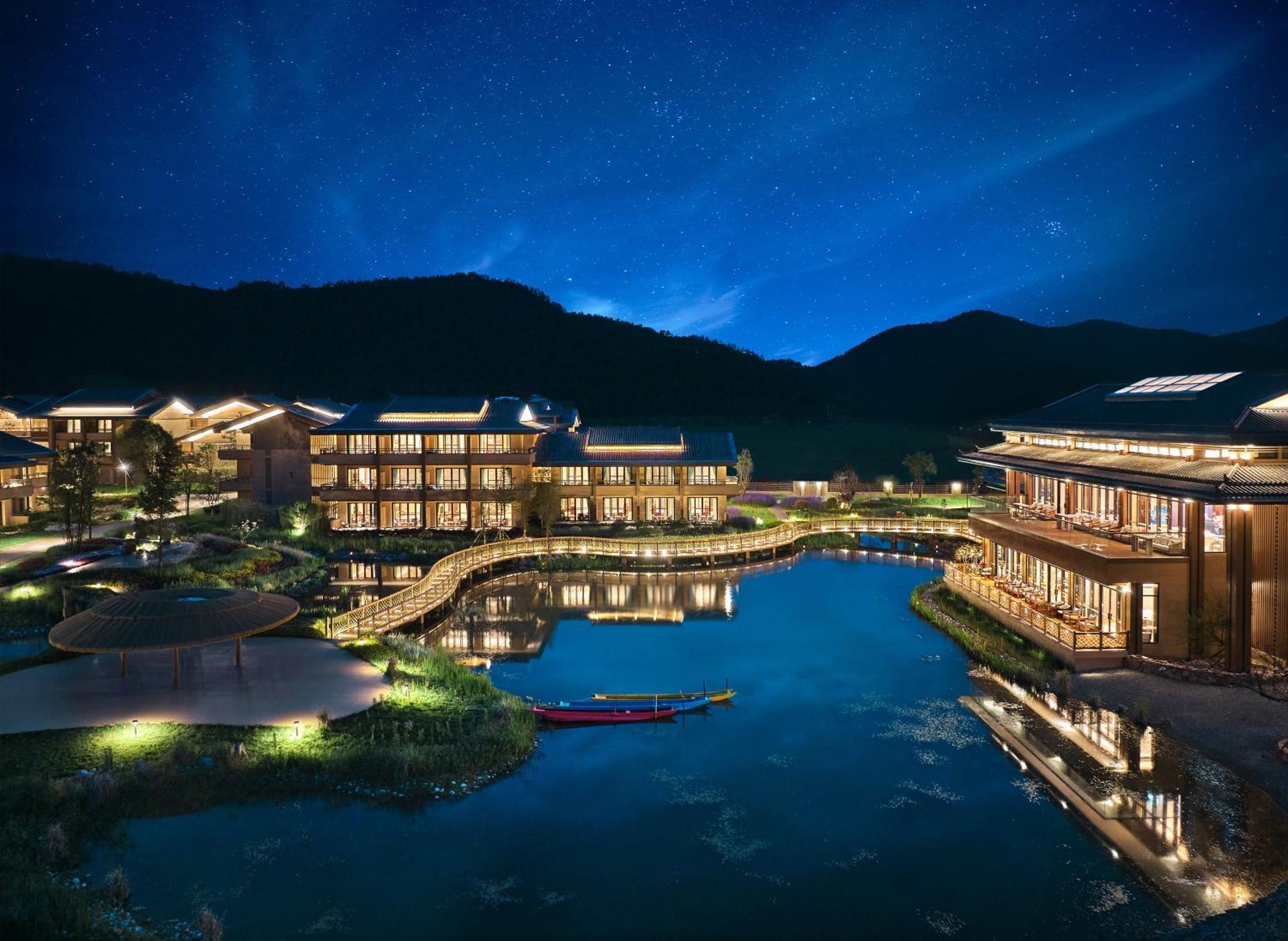 Hotel Indigo Lugu Lake By Ihg Lijiang  Exteriör bild