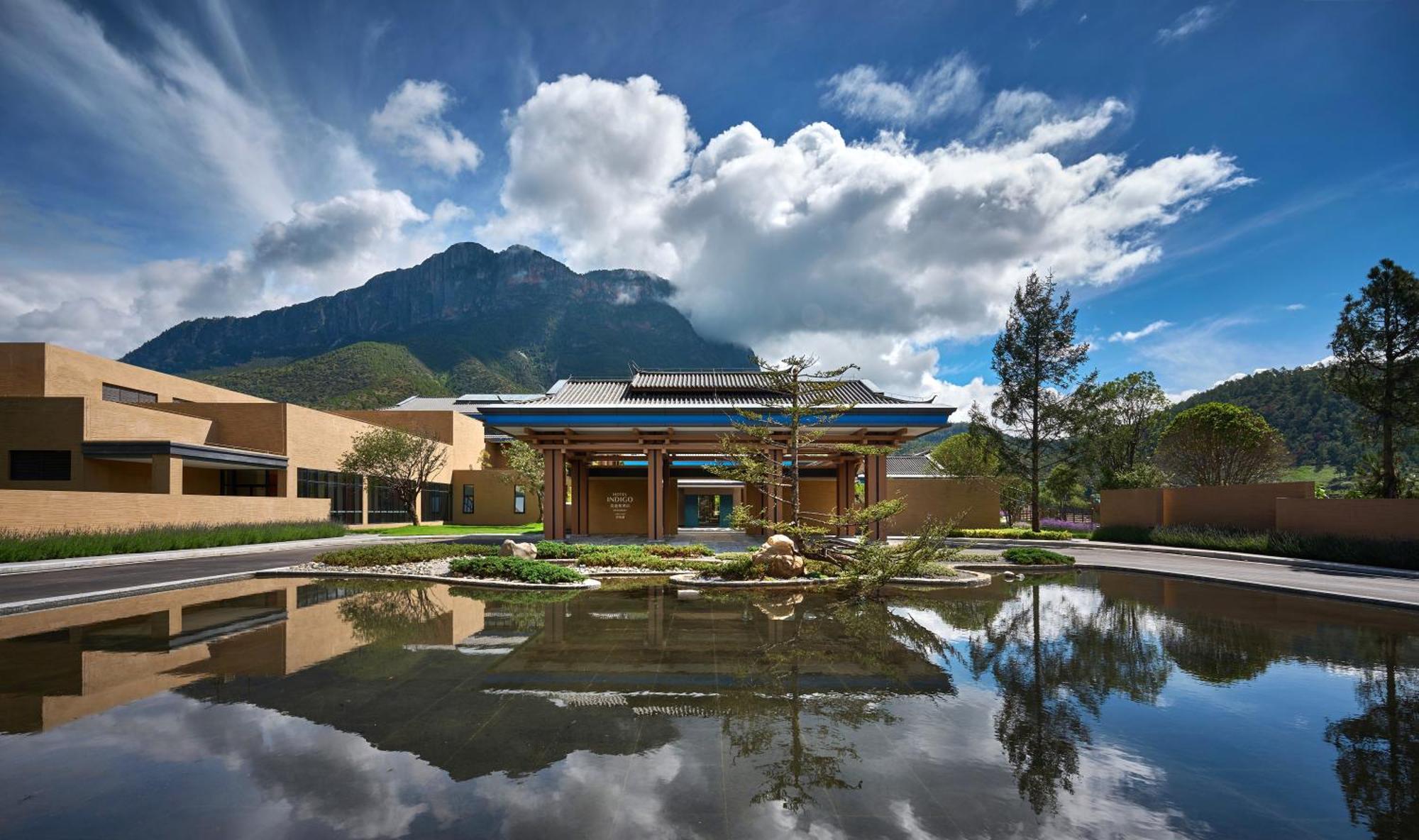 Hotel Indigo Lugu Lake By Ihg Lijiang  Exteriör bild